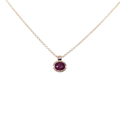 Collier en or jaune, rubis et diamant