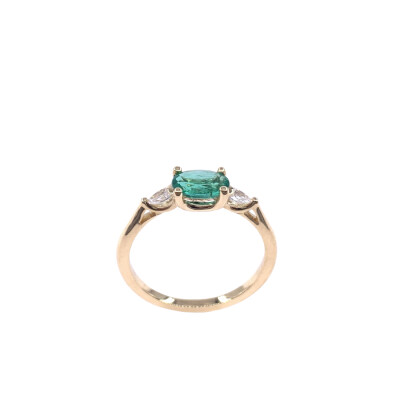 Bague en or jaune, émeraude et diamants