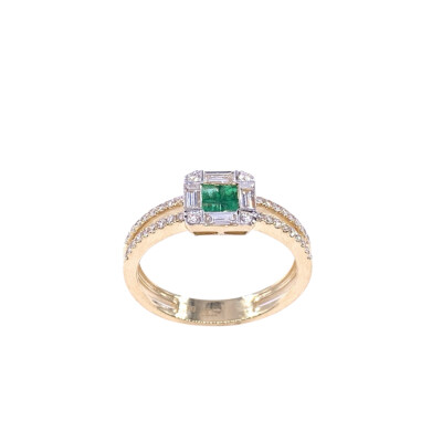 Bague en or jaune, émeraudes et diamants
