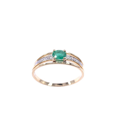 Bague en or jaune, émeraude et diamants
