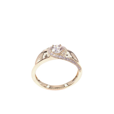 Solitaire en or jaune et diamants