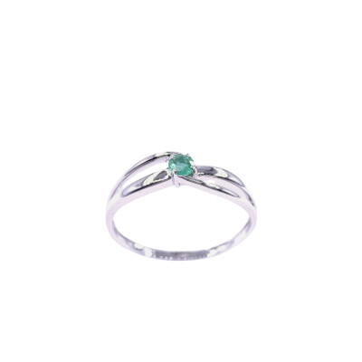 Bague en or blanc et émeraude