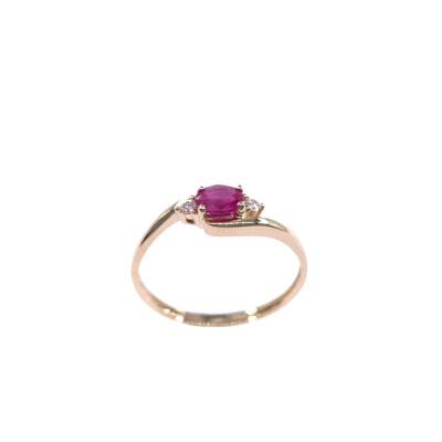 Bague en or jaune, rubis et diamants