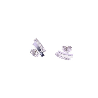 Boucles d'oreilles en or blanc et oxydes de zirconium