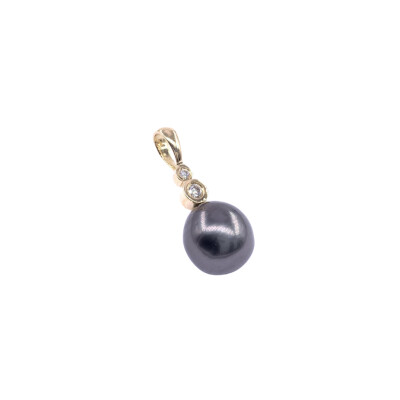 Pendentif en or jaune, perle de Tahiti et diamant