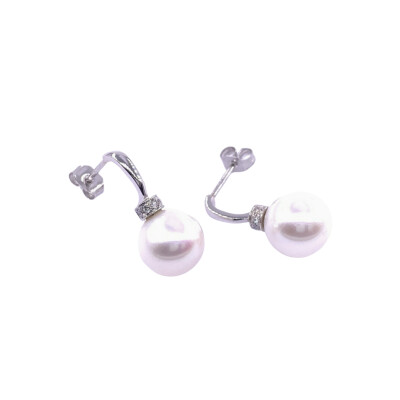 Boucles d'oreilles en or blanc, perles de culture et diamants