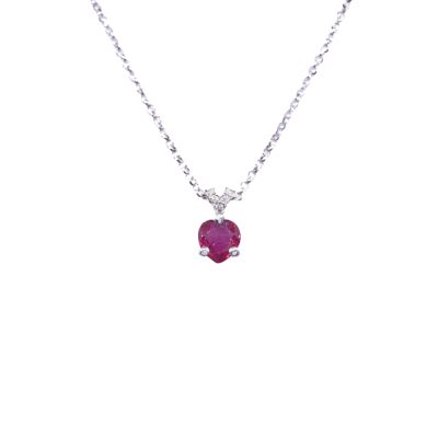 Collier en or blanc, rubis et diamants