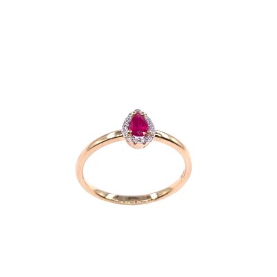 Bague en or jaune, rubis taille poire et diamants