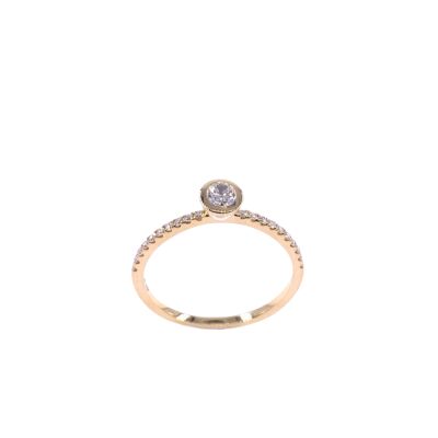 Solitaire en or jaune et diamants
