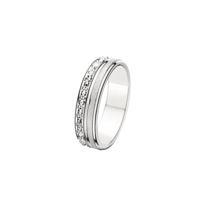 Alliance en or blanc effet diamanté avec une  partie finition sablé 5 mm doigt 54