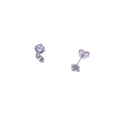 Boucles d'oreilles en or blanc et oxydes de zirconium 4mm