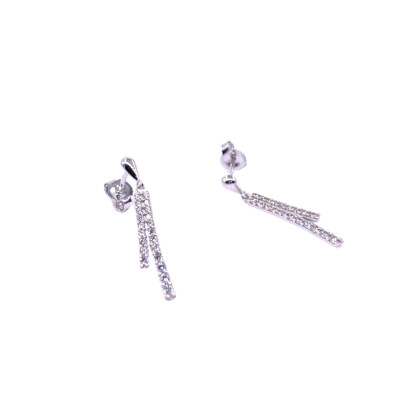 Boucles d'oreilles en or blanc et oxydes de zirconium