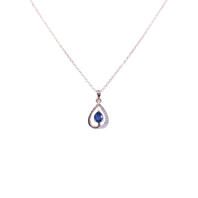 Collier en or jaune rhodié et saphir