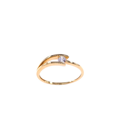 Bague en or jaune et oxyde de zirconium