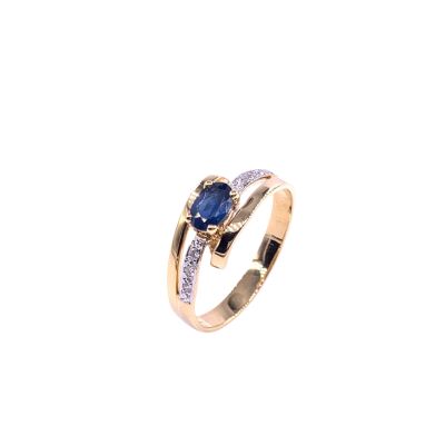 Bague en or jaune, saphir et diamants