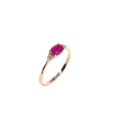 Bague en or jaune, rubis et diamants