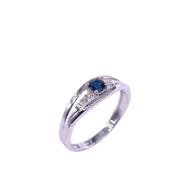 Bague en or blanc, saphir et diamants