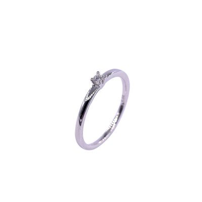 Solitaire en or blanc et diamant