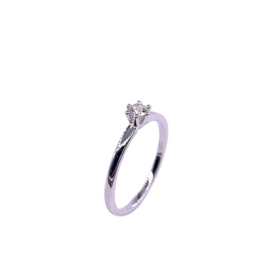 Solitaire en or blanc et diamant