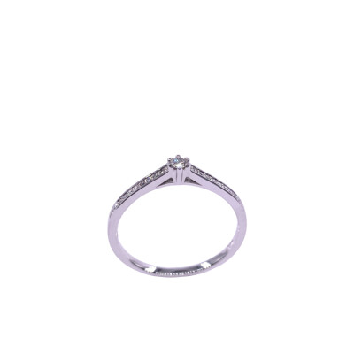 Solitaire en or blanc et diamants