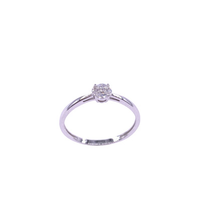 Solitaire en or blanc et diamants