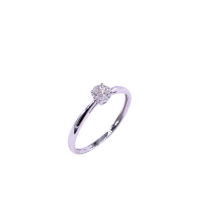 Solitaire en or blanc et diamants