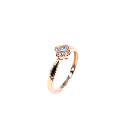 Bague en or jaune et diamants, motif trèfle