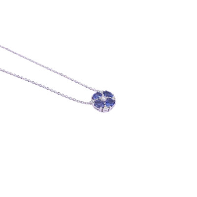 Collier en or blanc, saphirs et diamants