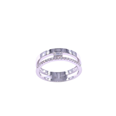 Solitaire en or blanc et diamants
