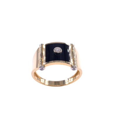 Chevalière en or jaune, résine noire et diamant