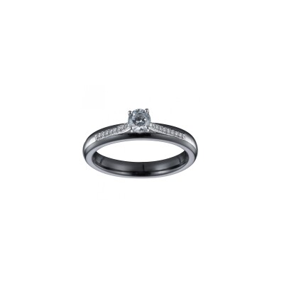 Bague en argent, céramique noire et oxydes de zirconium