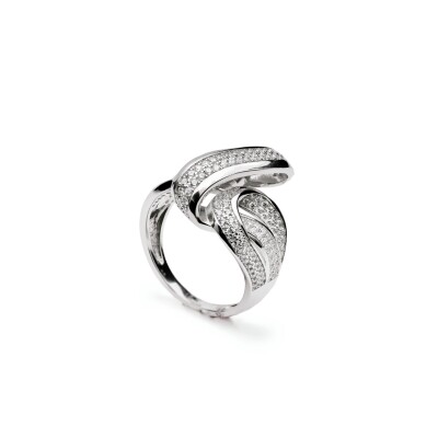 Bague en argent et oxydes de zirconium