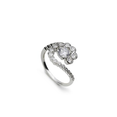 Bague en argent et oxydes de zirconium