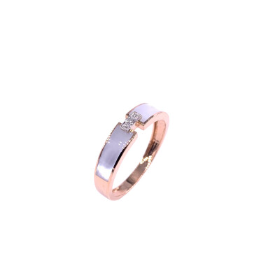 Bague en or rose, diamants et résine nacrée blanche