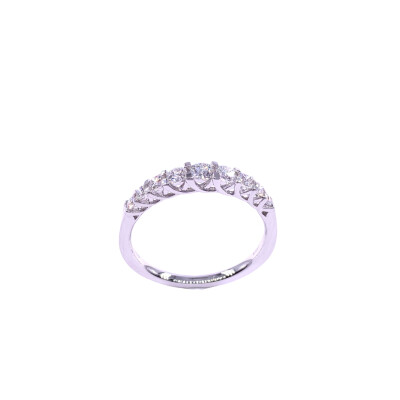 Alliance en or blanc et diamants