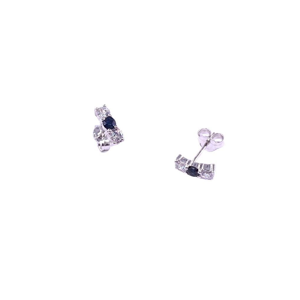 Boucles d'oreilles en or blanc, saphirs et oxydes de zirconium