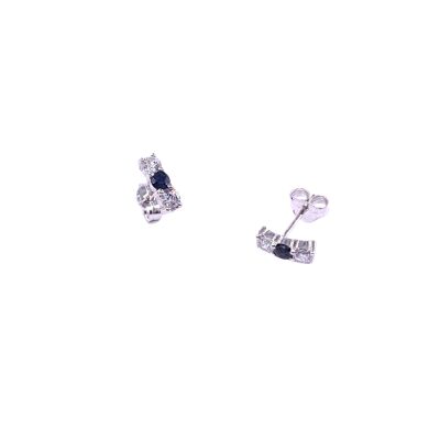 Boucles d'oreilles en or blanc, saphirs et oxydes de zirconium
