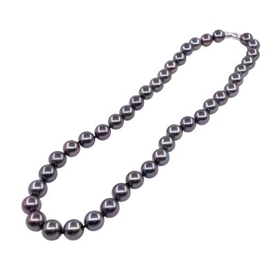 Collier perles de Tahiti (diamètre 10/10.5mm) avec fermoir en or blanc