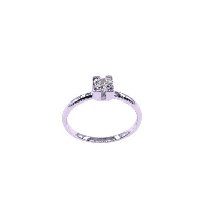 Solitaire en or blanc et diamant