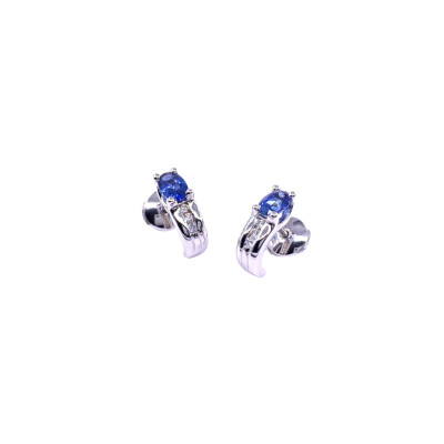 Boucles d'oreilles en or blanc, saphirs et diamants