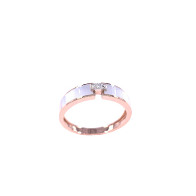 Bague en or rose, diamants et résine nacrée blanche