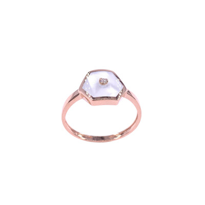 Bague en or rose, diamants et résine nacrée blanche