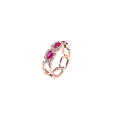 Bague en or rose, rubis et diamants