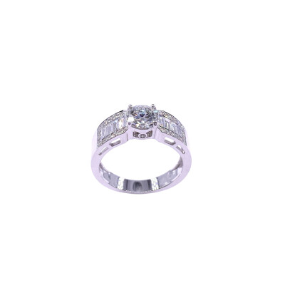 Bague en or blanc et diamants