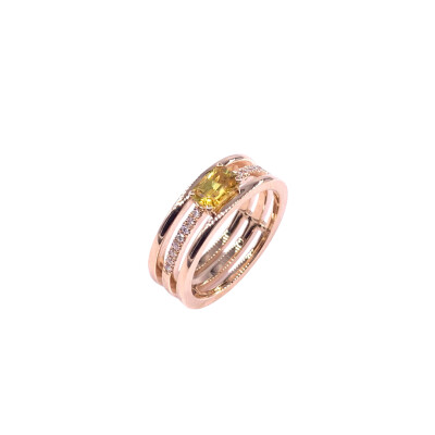 Bague en or rose, saphir jaune et diamants