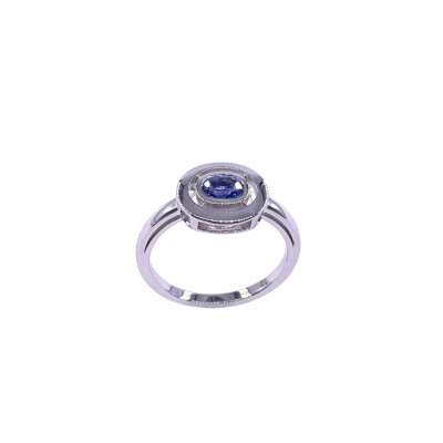 Bague en or blanc et saphir