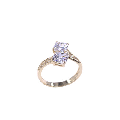 Bague en or jaune et oxydes de zirconium