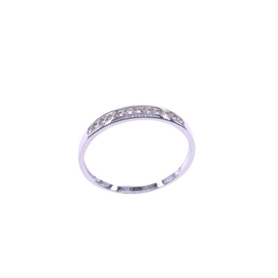 Bague en or blanc et oxydes de zirconium