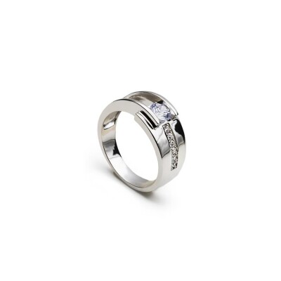Bague en argent et oxydes de zirconium