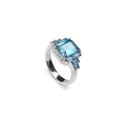 Bague en argent, oxydes de zirconium et oxydes colorés